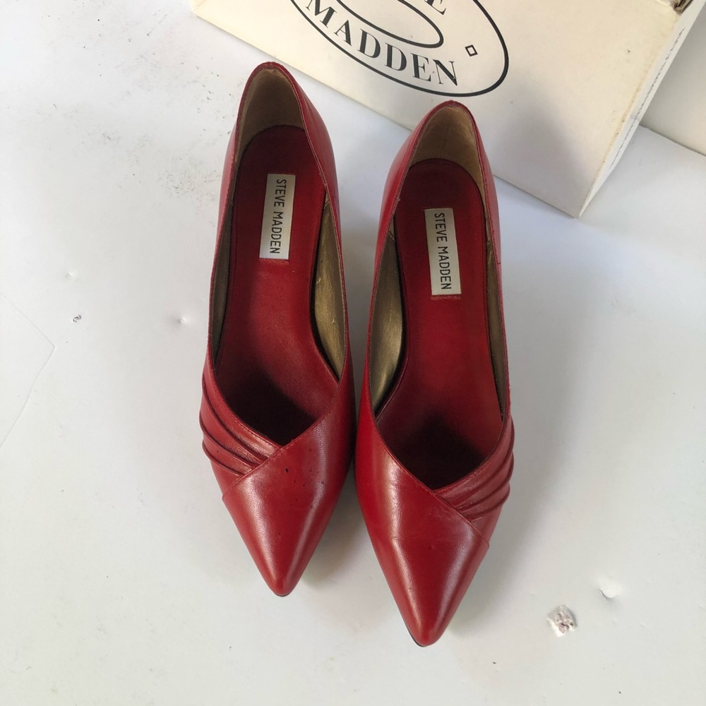 Steve Madden red leather kitten heel with front detail